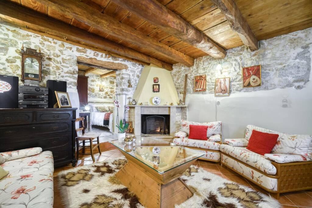 Traditional Cretan Stone House In The Center Of Crete Апартаменты Litos