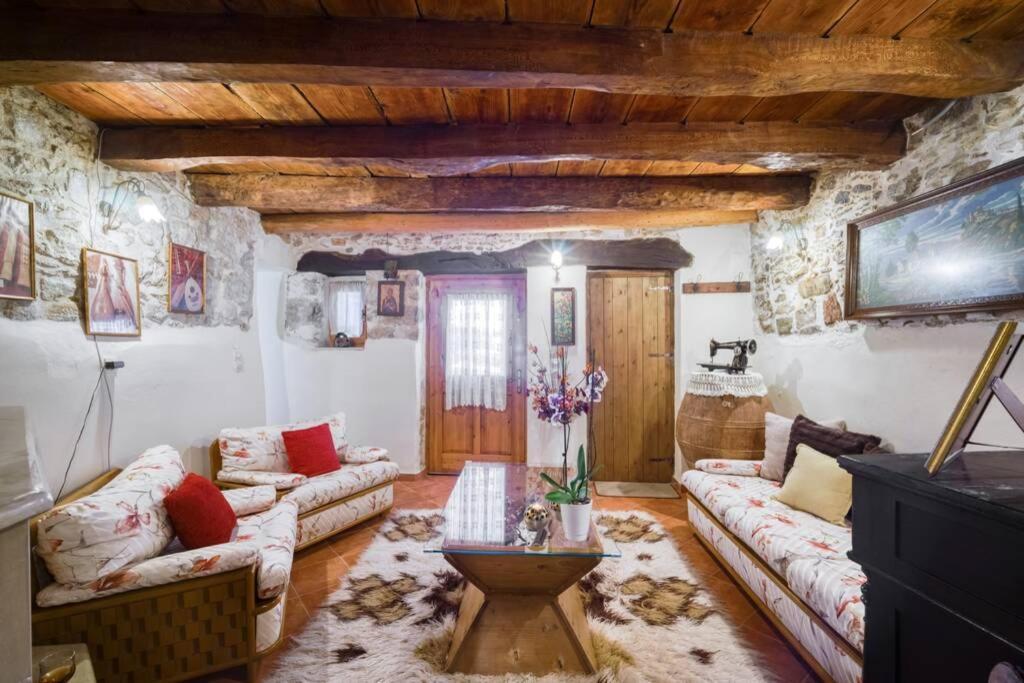 Traditional Cretan Stone House In The Center Of Crete Апартаменты